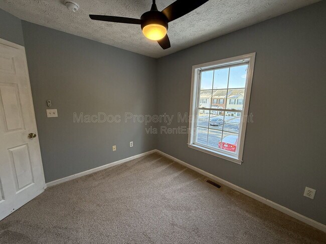 Building Photo - 10500 Boxmeer Ct