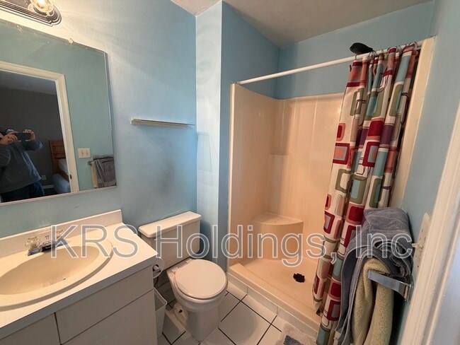 Building Photo - 6040 Capital Pl