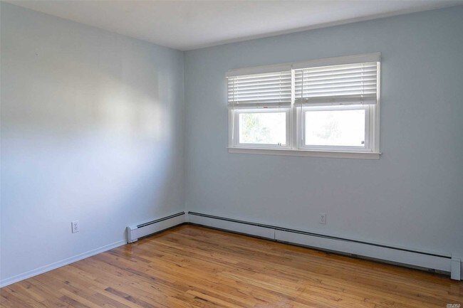Building Photo - 2250 Delmar Dr