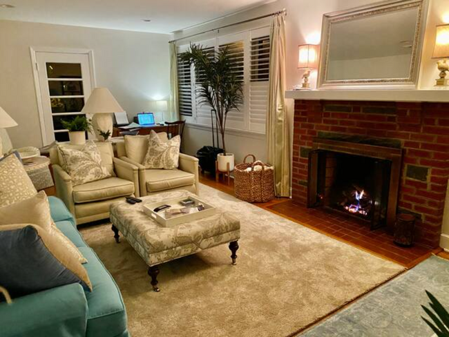 Living room - 4600 Boonsboro Rd