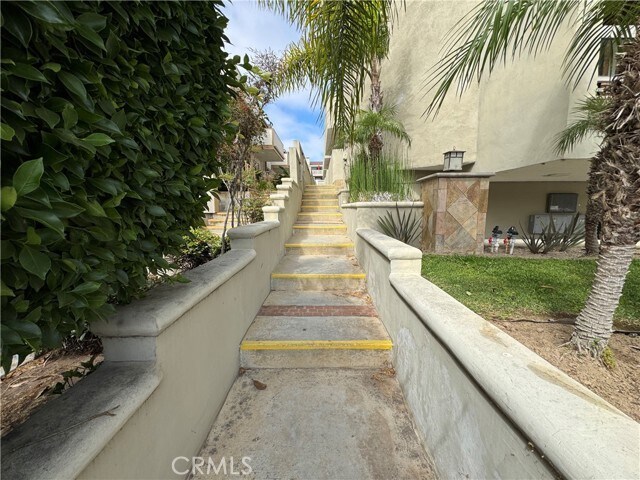 Building Photo - 610 N Guadalupe Ave