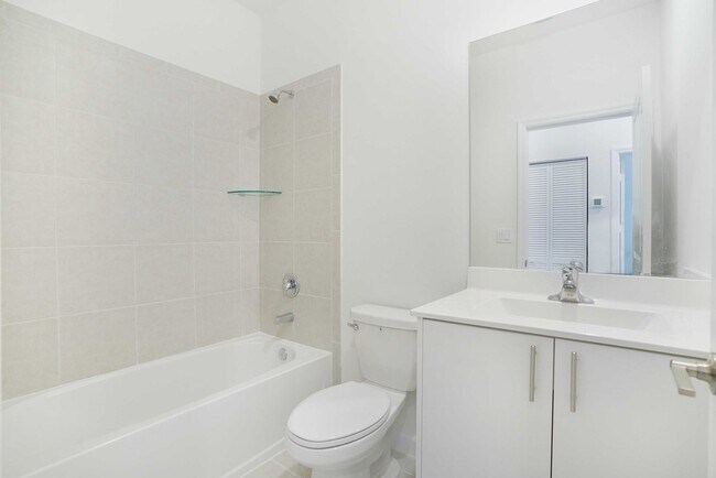Building Photo - Brand new Townhome 3/2.5  Maximum 2 Cars
