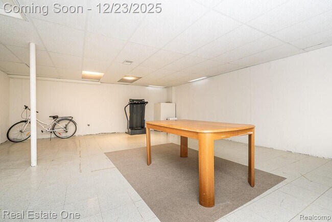 Building Photo - 1574 Devonshire Dr