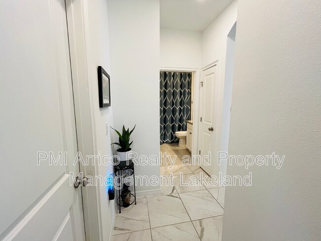 Building Photo - 6264 Great Bear Dr