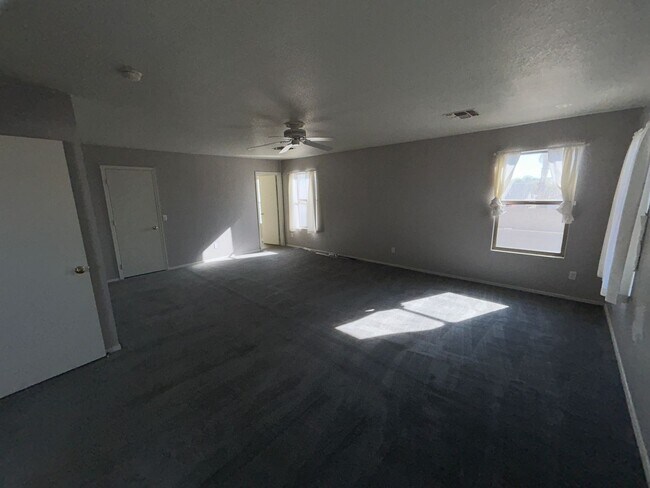 Building Photo - 12329 N Pablo St