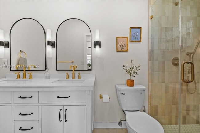 Building Photo - 6331 SW 18th St