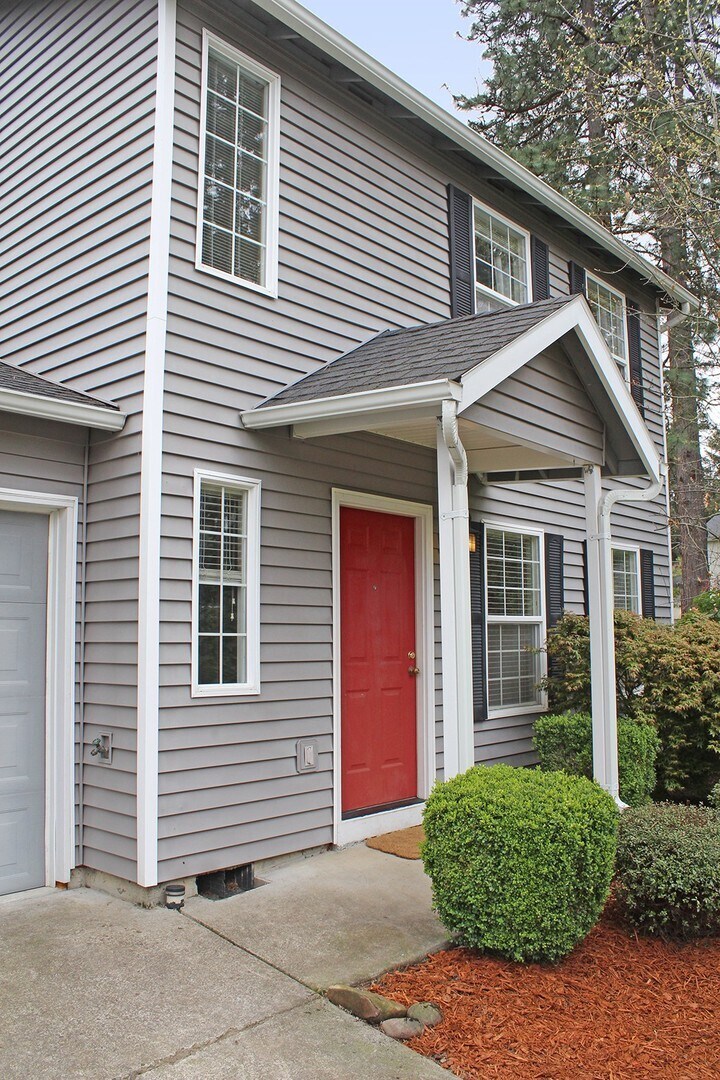 Building Photo - 4410 SW Appletree Pl