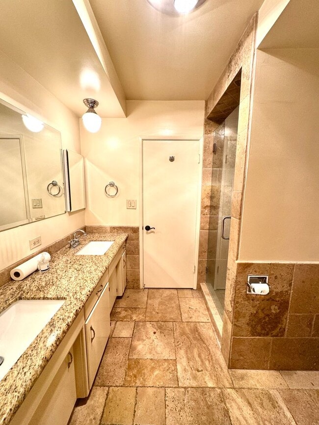 Building Photo - Light, Bright & Lovingly Maintained Claremont Home for Lease