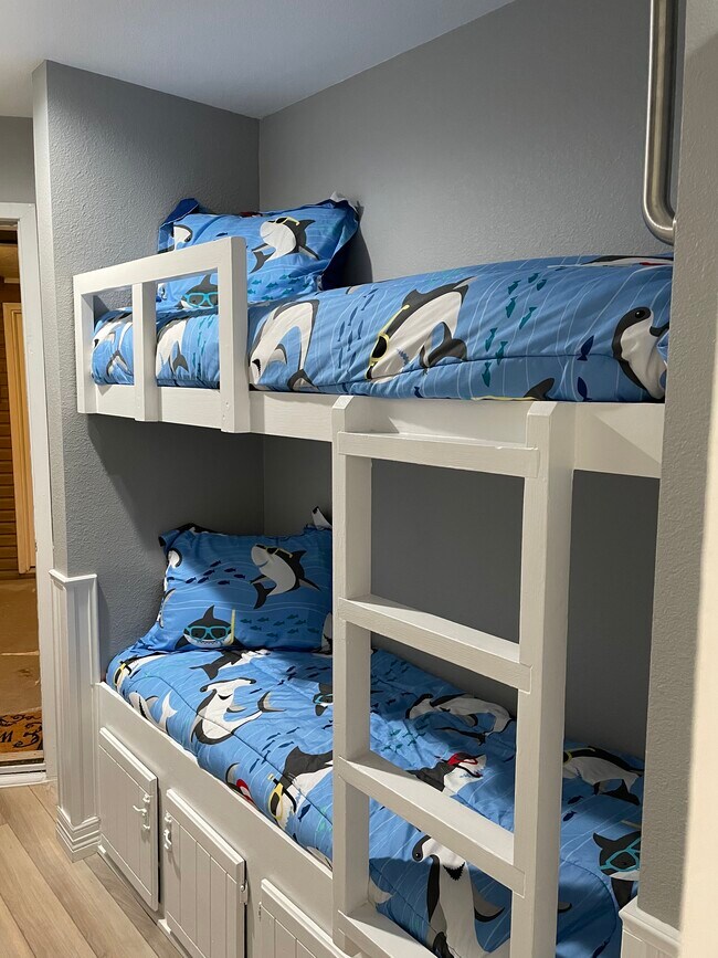 Building Photo - 3938 Surfside Blvd