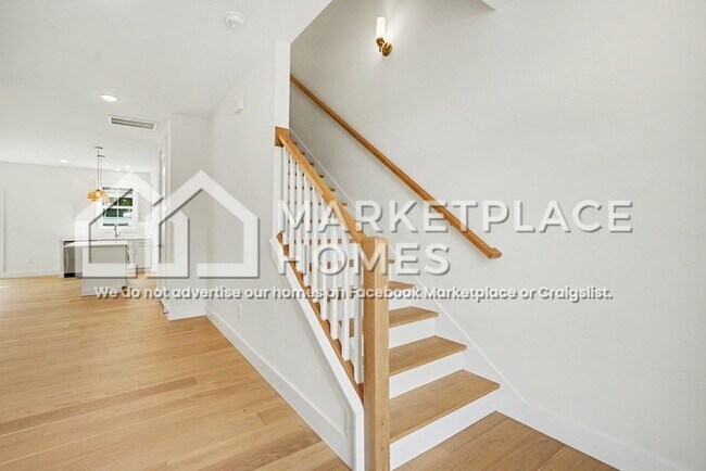 Building Photo - 6 Taverly Dr