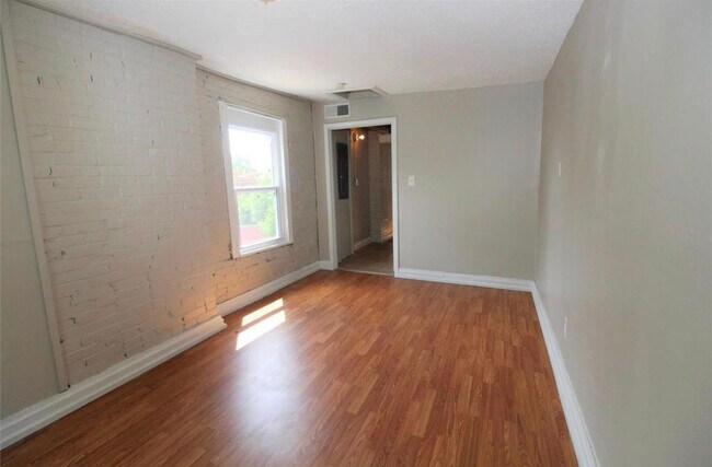 Building Photo - 3016 California Ave