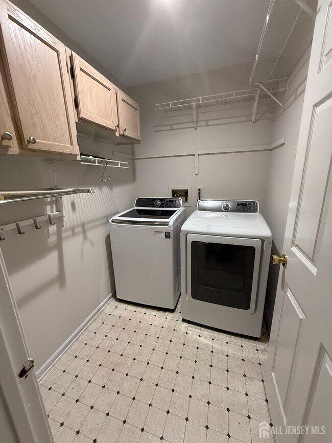 Building Photo - 88 Sapphire Ln