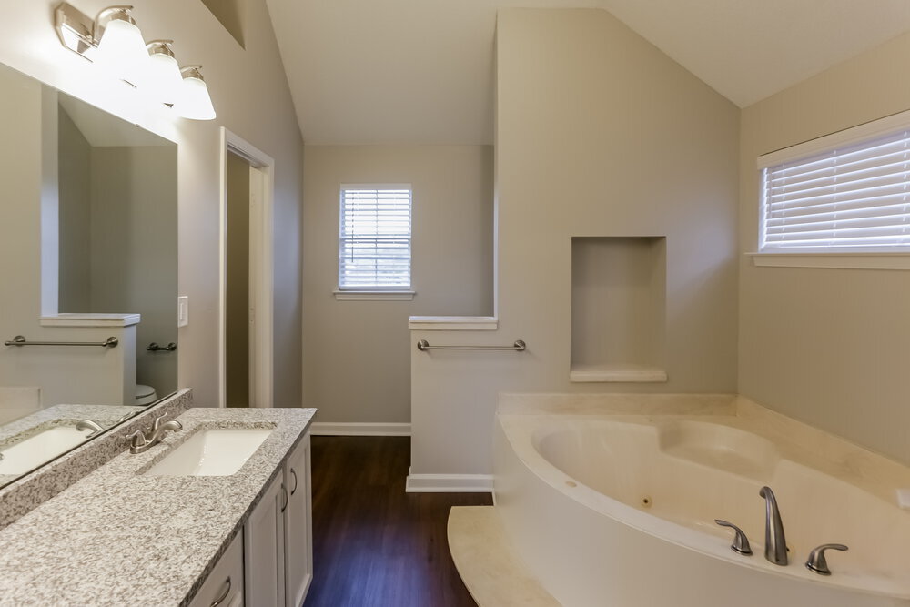Building Photo - 4881 Phipps Dr