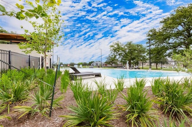 Building Photo - 100 Patrick Herndon Dr