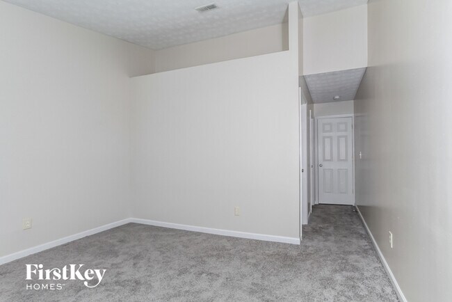 Building Photo - 917 Brookwood Dr