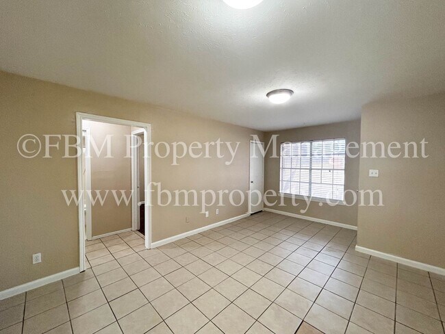 Building Photo - 1211 Old Bardwell Rd
