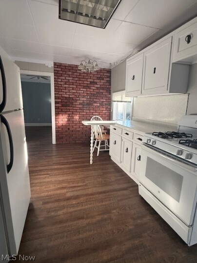 Building Photo - 107 W Main St