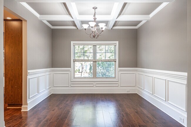 Building Photo - 100 Wiregrass Ln