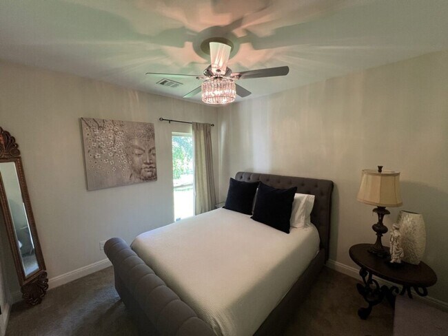 Building Photo - Luxury 4 Bedroom Home in Zachary’s Audubon Lakes