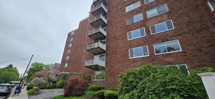 Building Photo - Everything is new! Harvard Sq! Walk to T! ...