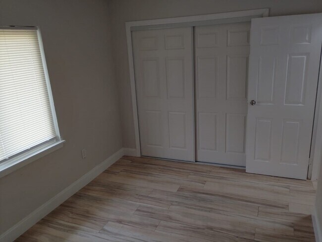 Building Photo - 2122 Mara Ct