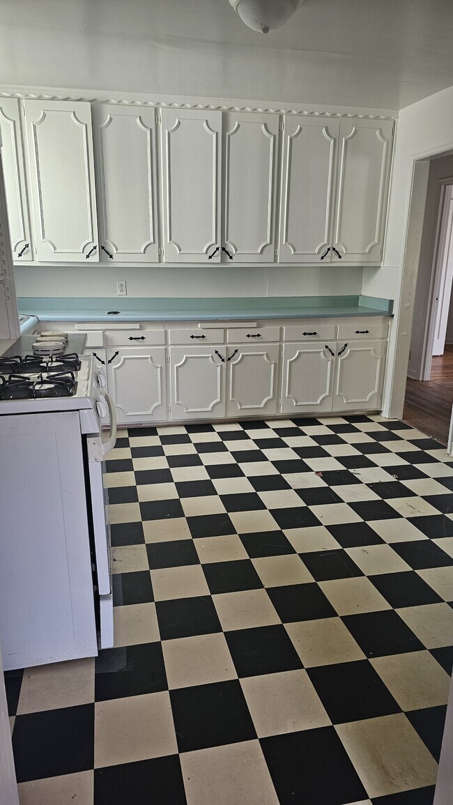 Building Photo - 2545 Nevada Ave