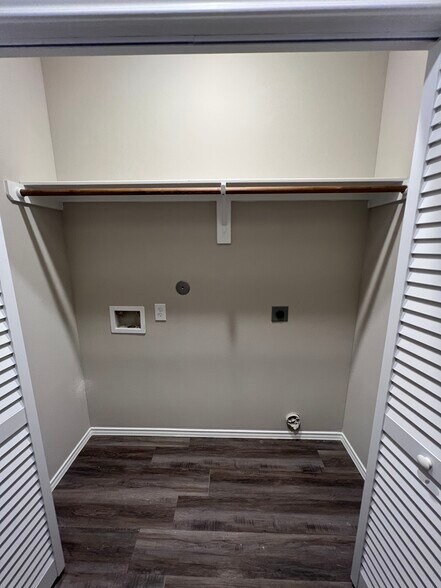 Building Photo - 1149 Southwood Dr
