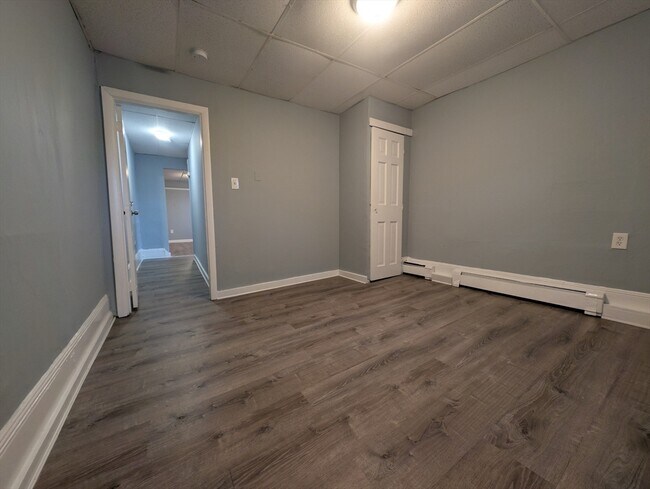 Building Photo - 441 Riverside Dr