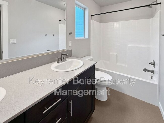 Building Photo - 4072 E Blueberry St