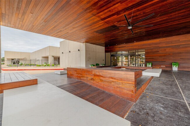 Building Photo - 14703 Park Row Blvd