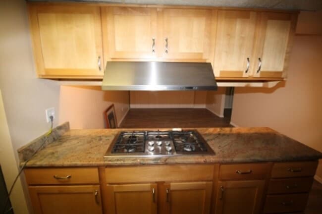 Building Photo - Beautiful Eastside Home