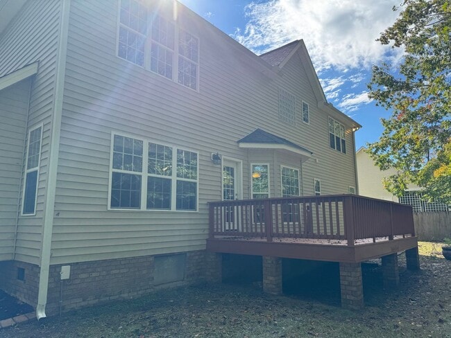 Building Photo - Beautiful Home in River Bluffs