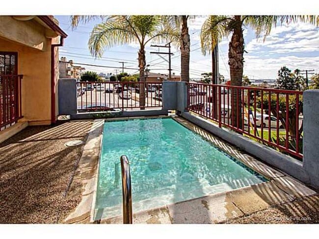Building Photo - $3,100 - 2 Bed / 2 Bath Condo in Mission H...