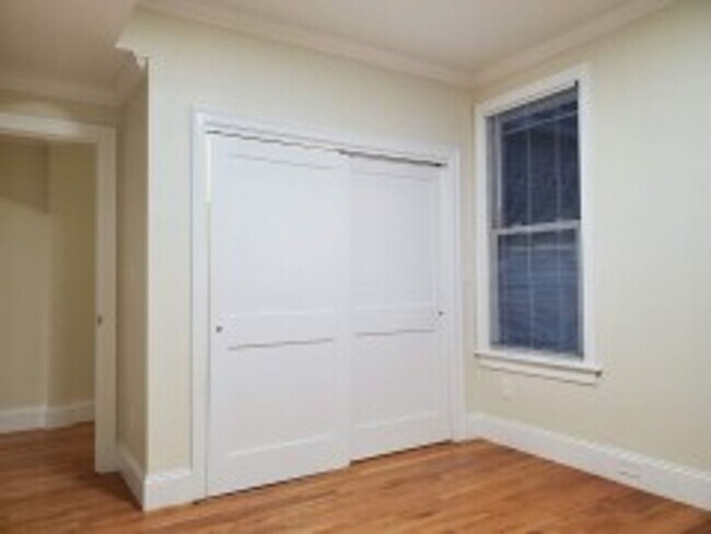 Building Photo - Renovated Brookline / Coolidge Corner 4 Bed/2 Bath on Harris St for September 1st.  NO BROKER FEE