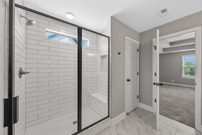 Building Photo - Beautiful 4-Bedroom Home with Modern Comfo...