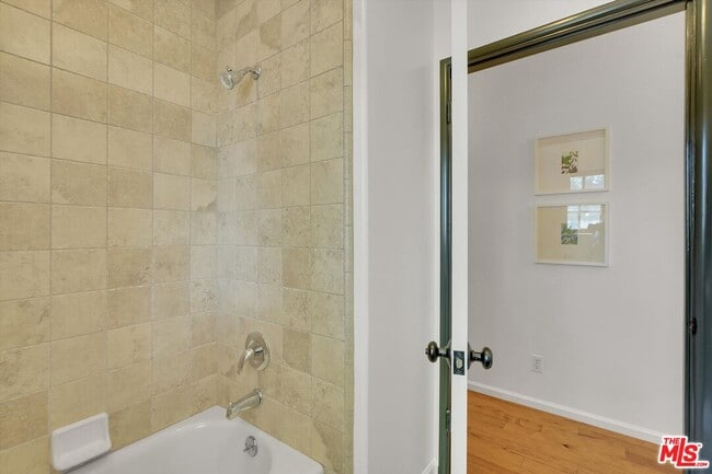 Building Photo - 4300 Laurelgrove Ave