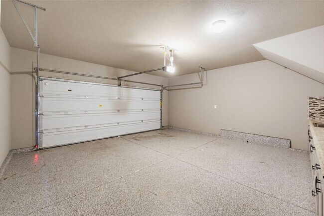 Building Photo - Spacious Newer Lacey Home | 3-Bed Home with A/C, Gas Fireplace, Bonus Loft & Fully Fenced Backyard!