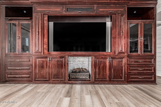 Building Photo - 7970 E Camelback Rd