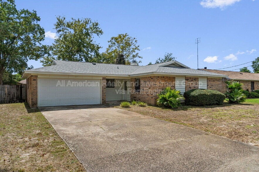 Building Photo - 137 Deville Dr