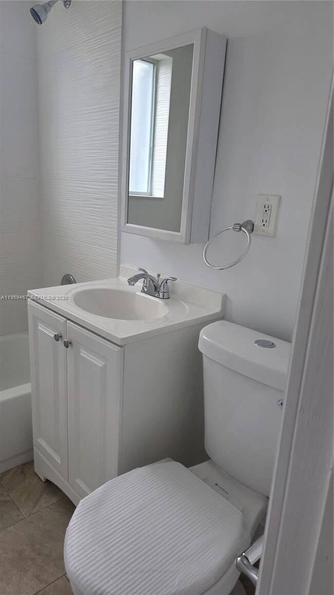 Building Photo - 530 SW 10th St