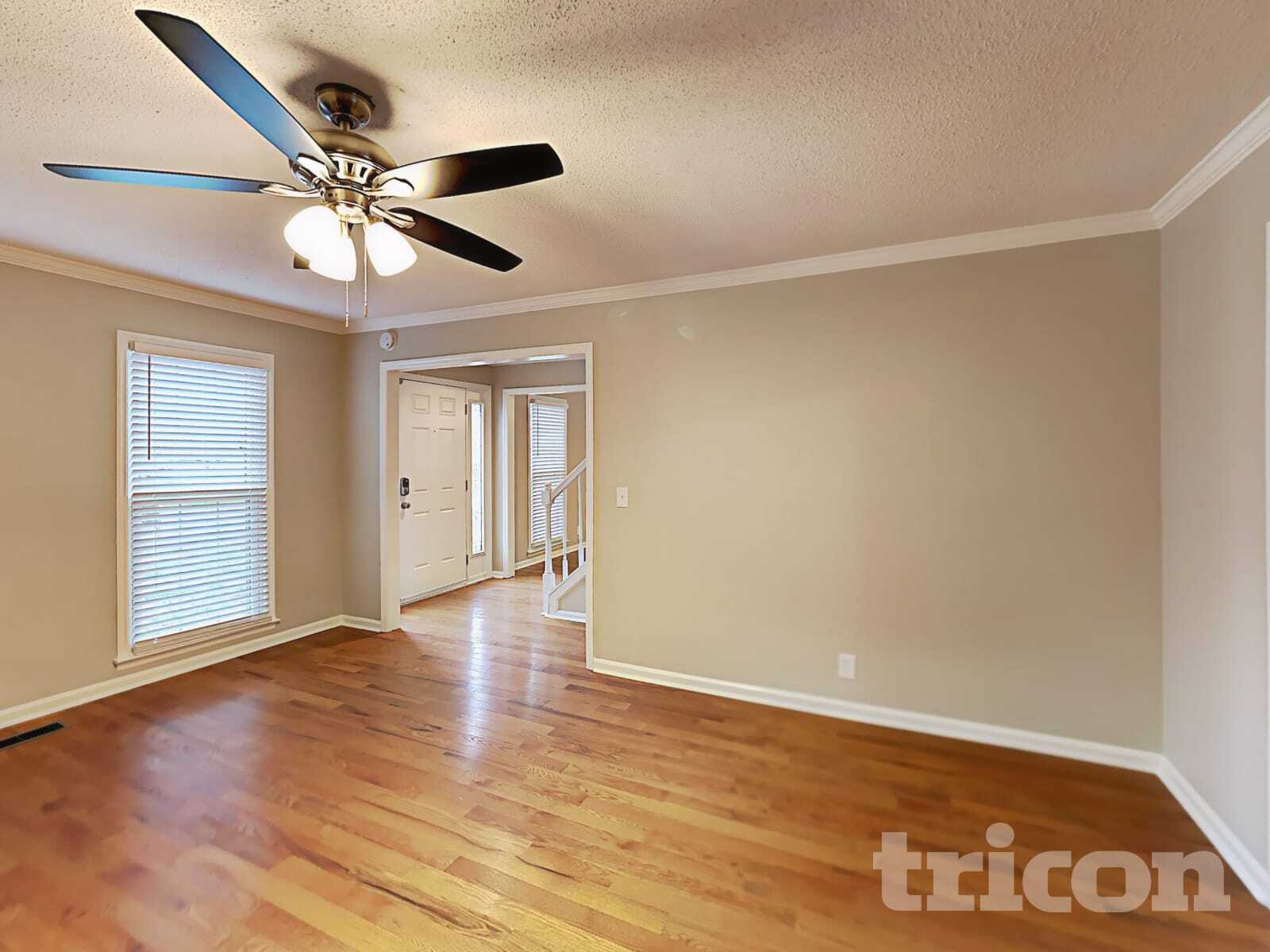 Building Photo - 2113 Putnam Ln