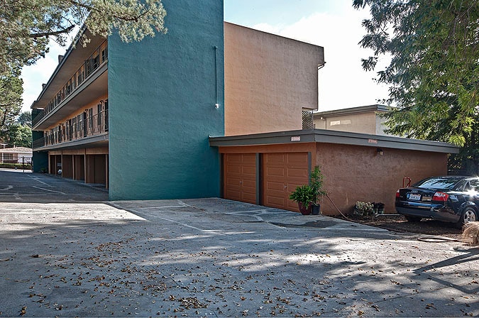 Gated parking with extra spaces available - 3833 Maybelle Ave