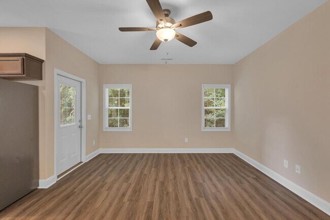 Building Photo - 148 Broadleaf Dr