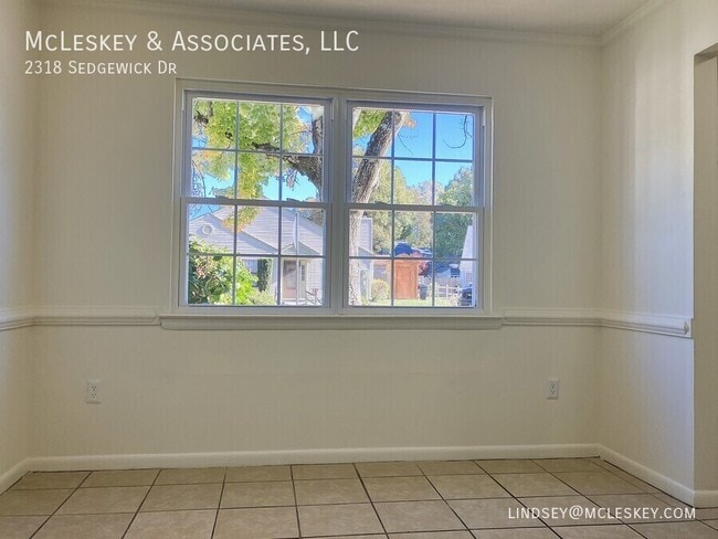 Building Photo - 2318 Sedgewick Dr