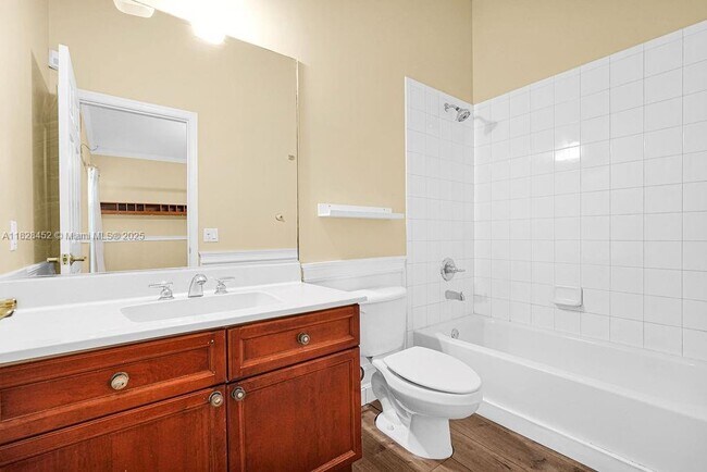 Building Photo - 904 Stillwater Ct