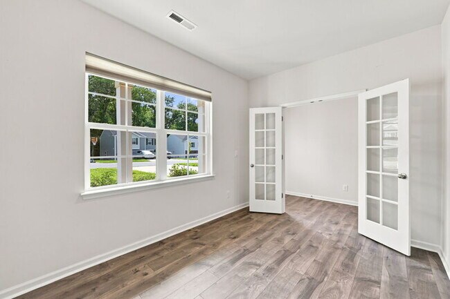 Building Photo - 2509 Summersby Dr