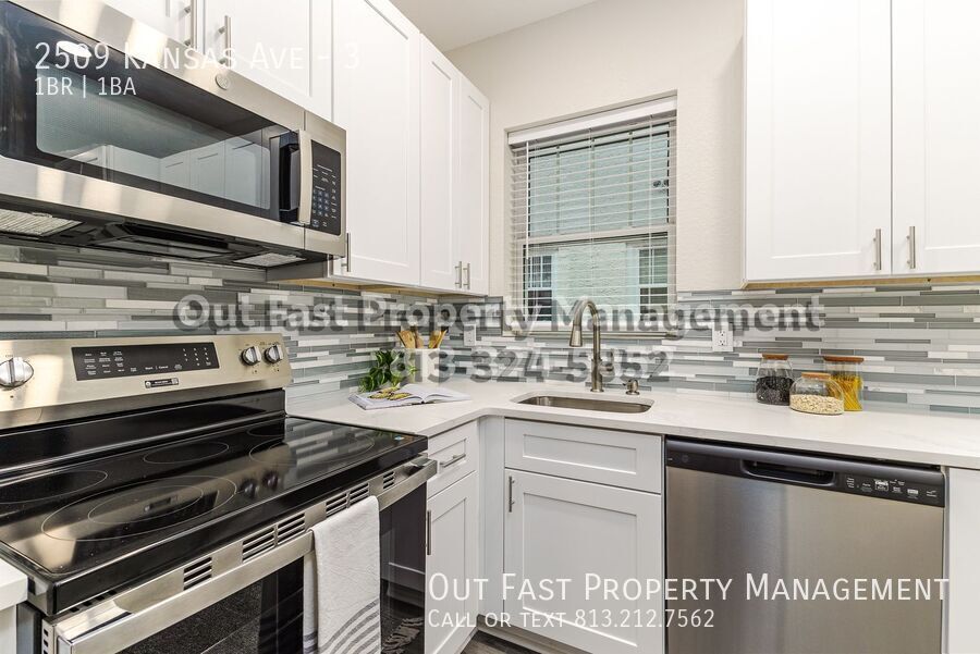 Building Photo - 2509 W Kansas Ave