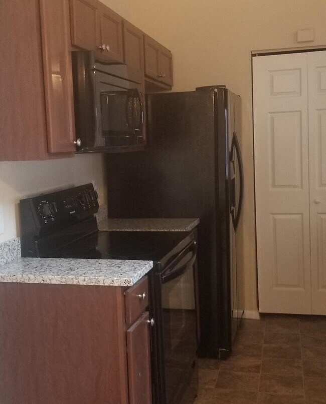 Building Photo - 622 spirit court