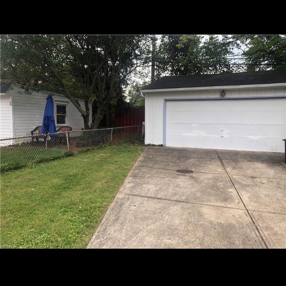 Building Photo - 3337 Sutton Rd