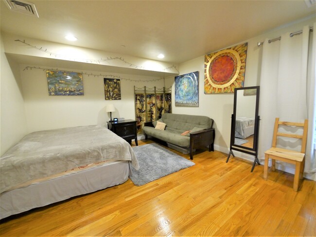 Building Photo - 124 68th St